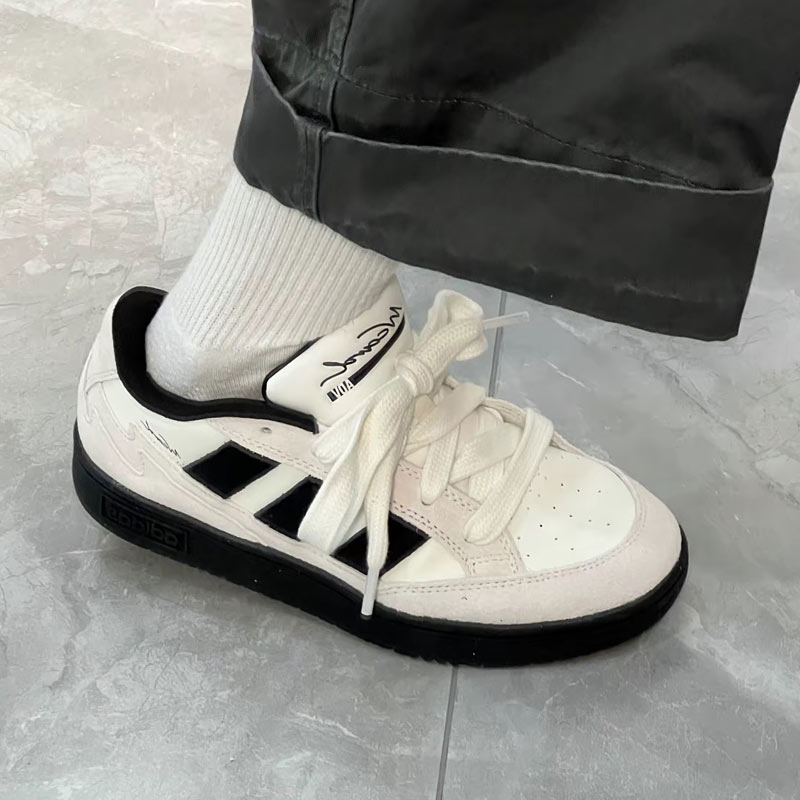 阿迪达斯板鞋男女冬季新款皮面复古网球鞋低帮篮球情侣百搭小白鞋
