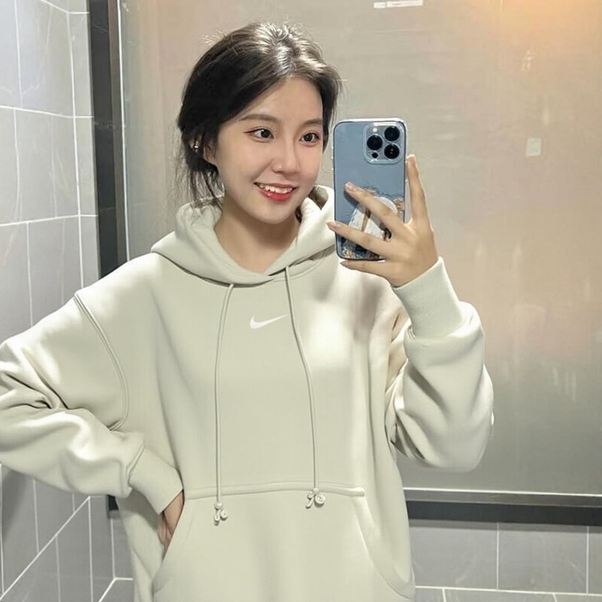 Nike耐克浅色加绒卫衣冬季新款女士外套宽松保暖套头衫运动服上衣,运动服/休闲服装,运动卫衣/套头衫,淘宝优惠券,粉丝福利购,淘宝优惠卷