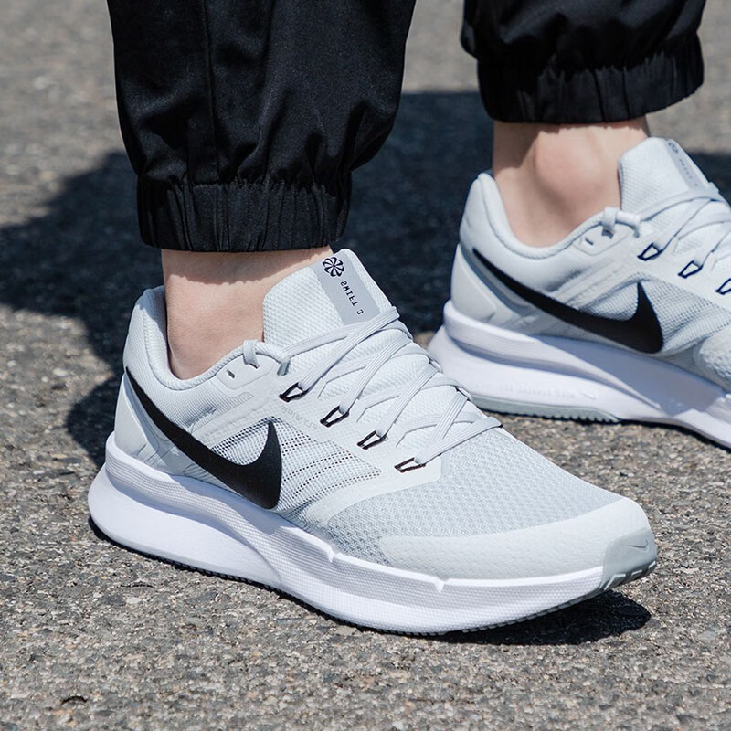 NIKE耐克男鞋新款RUN SWIFT 3运动鞋网面透气休闲鞋灰色跑步鞋男