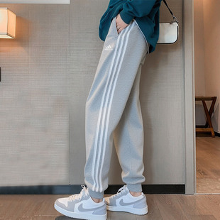 阿迪达斯灰色运动裤女秋季新款收口小脚裤三条纹宽松跑步美式长裤
