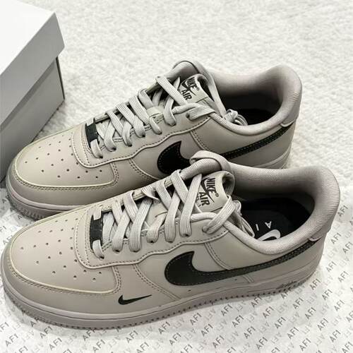 Nike Air Force 1 耐克正品空军一号时尚百搭板鞋IV5732-002