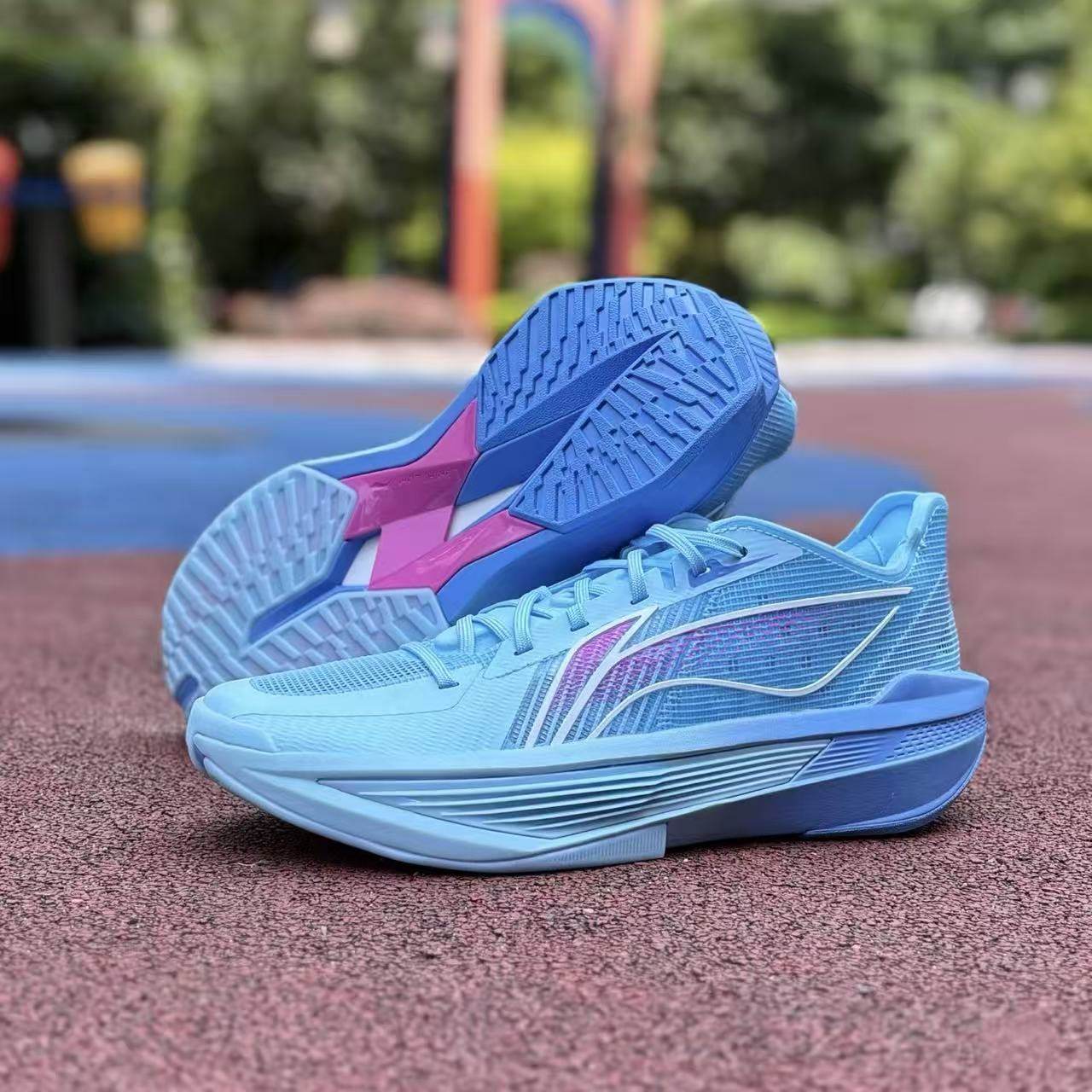 李宁 超轻2025 Ultra Light 篮球鞋 稳定回弹减震防滑耐磨透气,运动鞋new,篮球鞋,淘宝优惠券,粉丝福利购,淘宝优惠卷