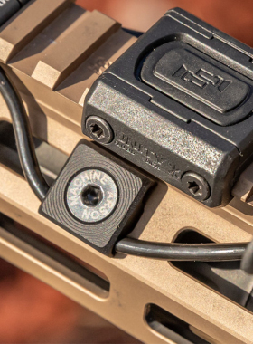 SOTAC-GEAR M-LOK M300 M600 PEQ 电筒 鼠尾的卡槽 3个一组 线控