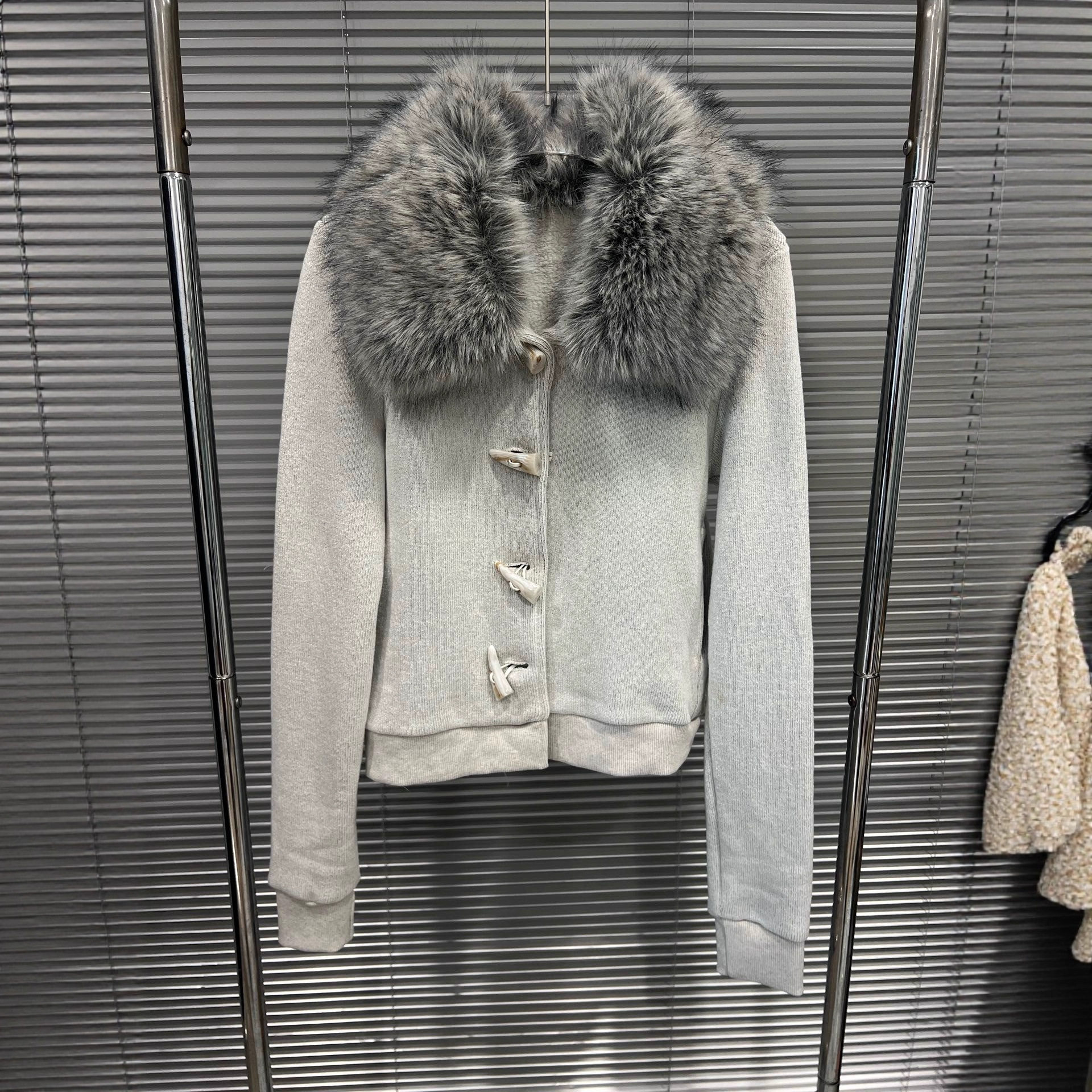 EAM STUDIO2025秋冬新款毛领牛角扣针织短外套女休闲加厚小众上衣,女装/女士精品,短外套,淘宝优惠券,粉丝福利购,淘宝优惠卷