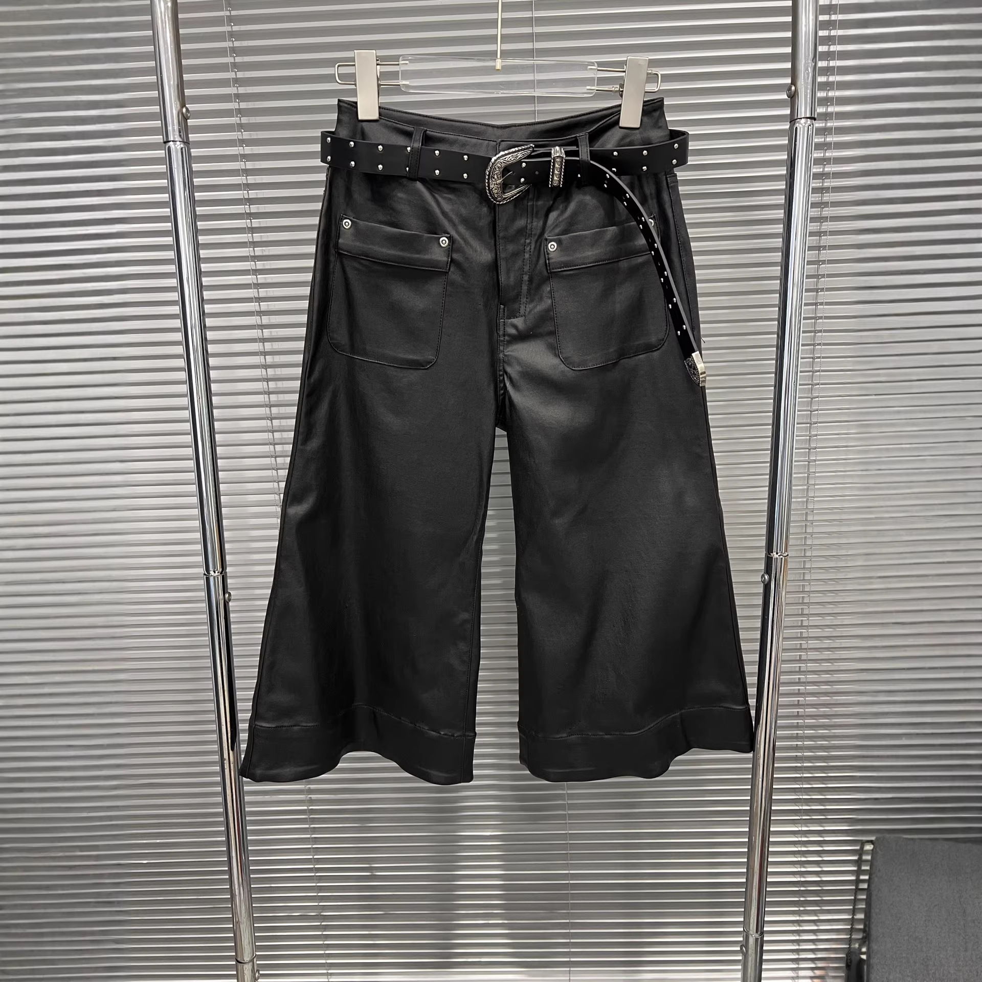 EAM STUDIO2026年春季新款机车风七分裤女帅气直筒宽松配腰带皮裤,女装/女士精品,皮裤,淘宝优惠券,粉丝福利购,淘宝优惠卷