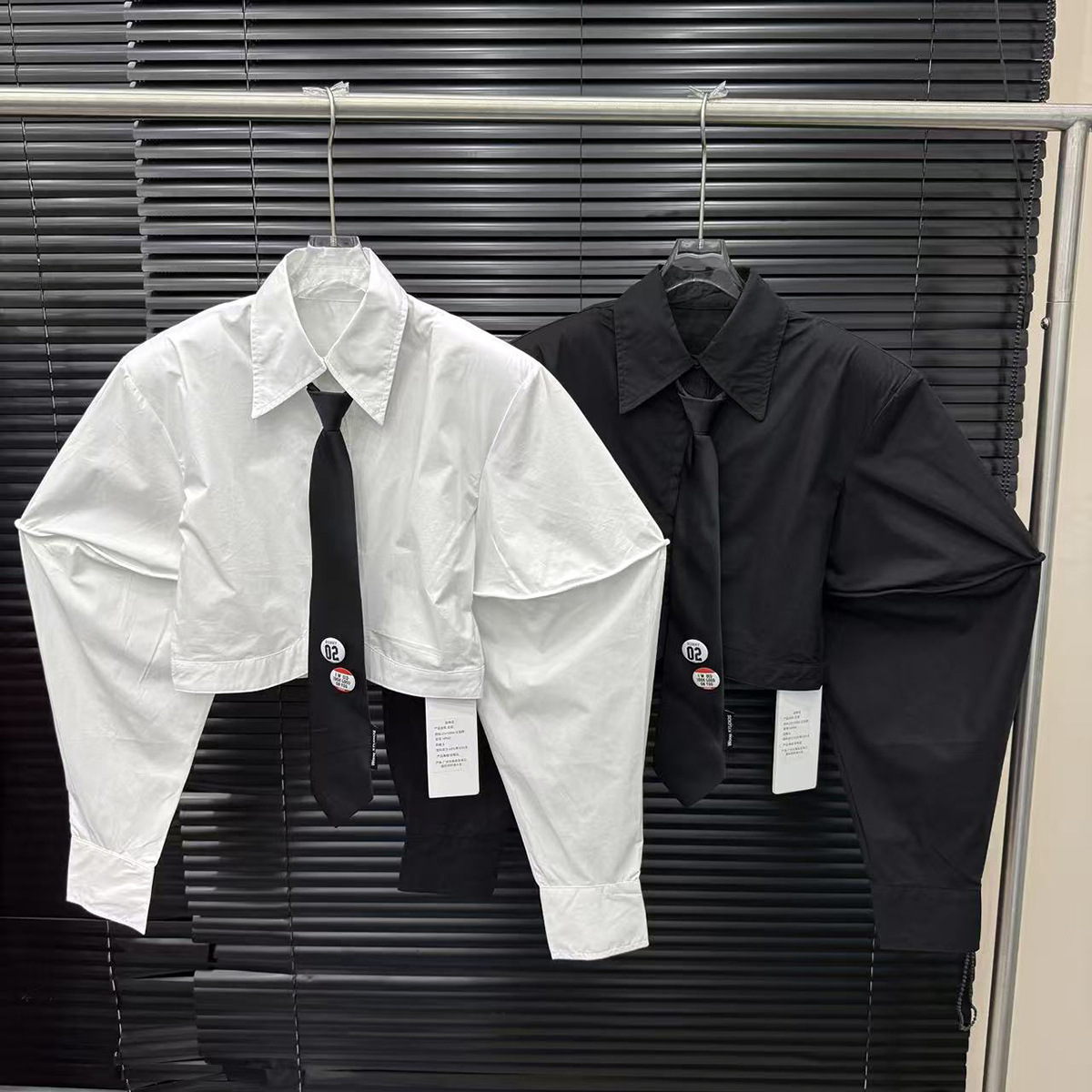 立体宽肩鸡腿袖衬衫领带短款上衣