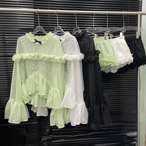 荷叶边蕾丝衫喇叭袖上衣短裙套装