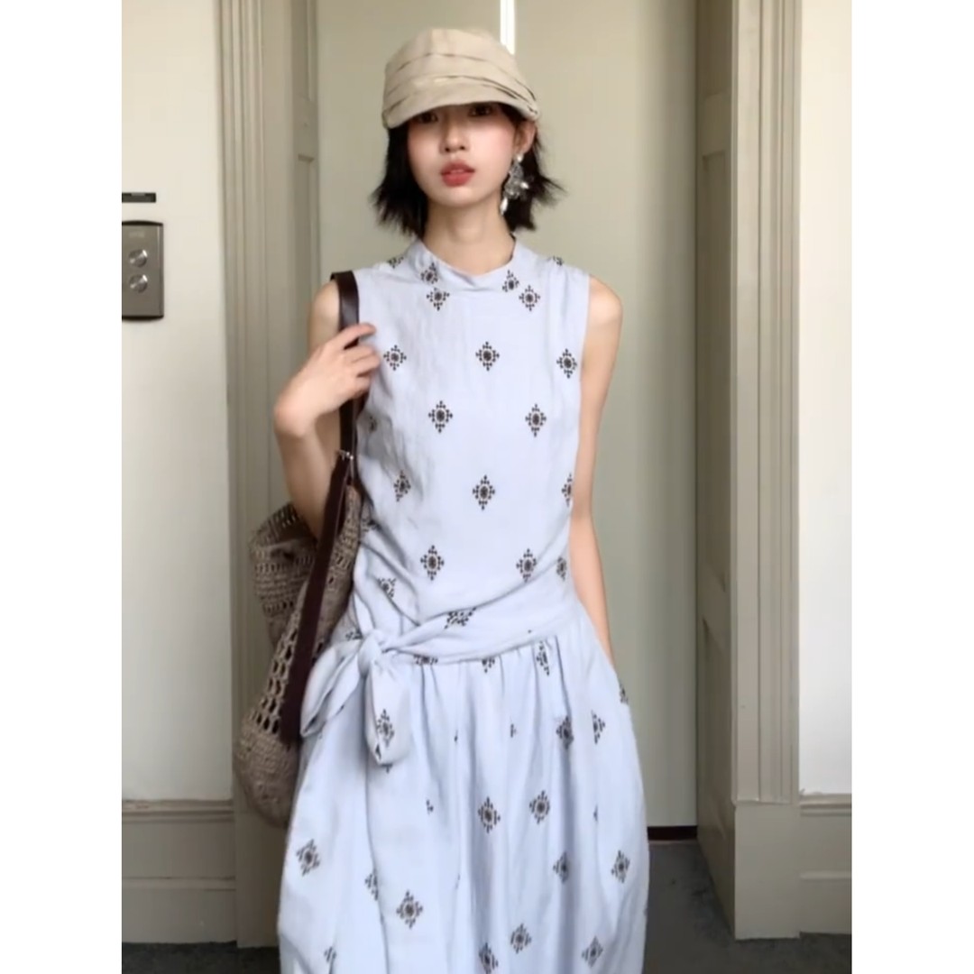 夏季度假松弛感印花收腰连衣裙