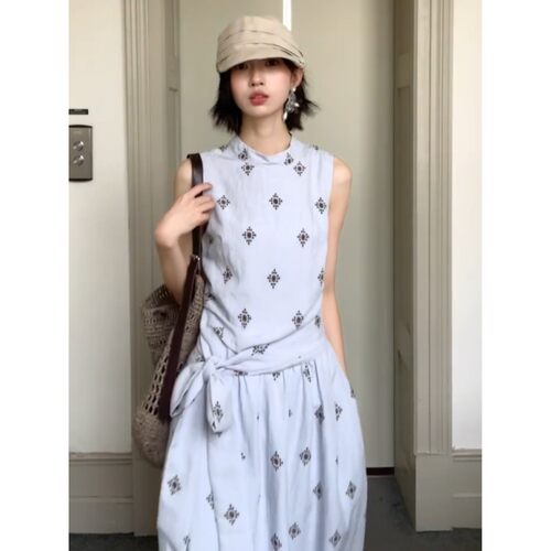 夏季度假松弛感印花收腰连衣裙