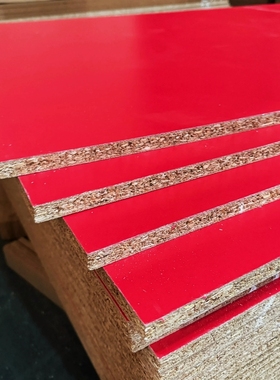 18mm颗粒板板隔断家具中国大红三聚氰胺装修板环保免漆定制刨花板