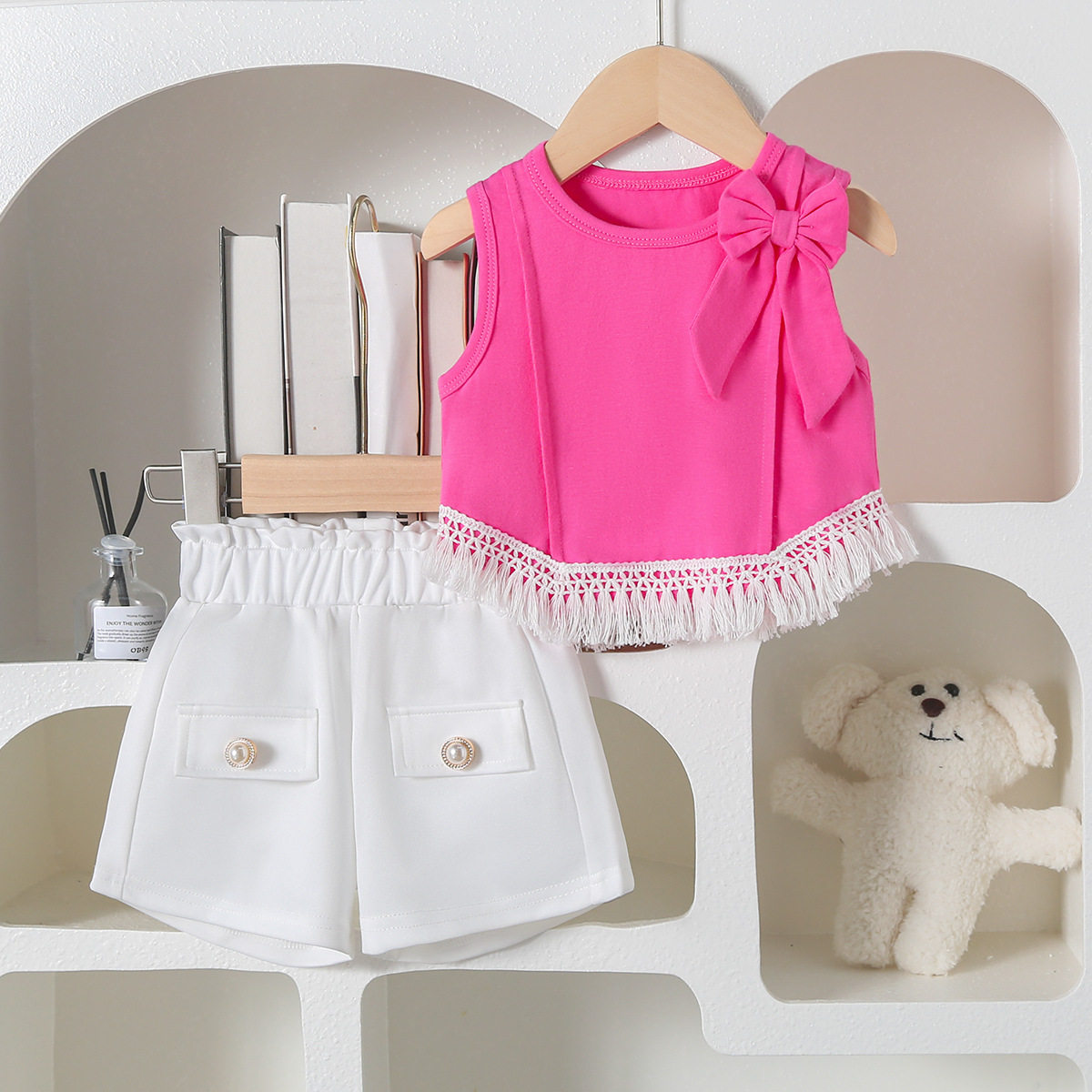 2026女童夏季套装 圆领无袖蝴蝶结流苏背心 白色珍珠扣短裤2件套