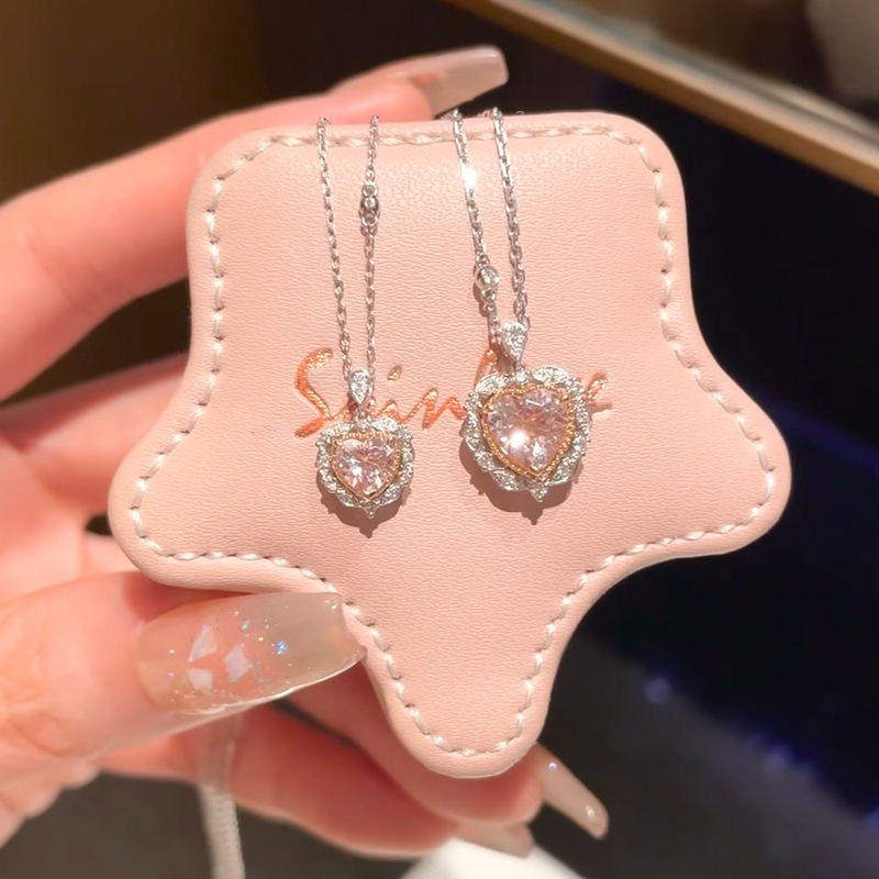 新款在逃公主淡粉心形莫桑钻宝石月桂冠镀白金颈链日常项链高级感