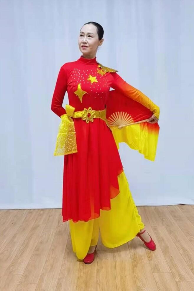 应子老师原创现代舞蹈演出服女中国风红旗颂喜庆开场舞大气表演服