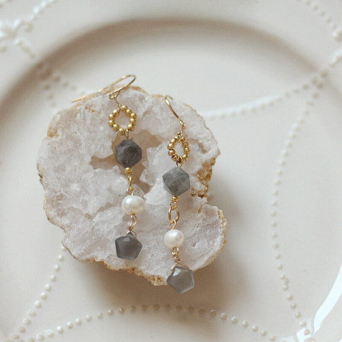 天然6月光石诞生石珍珠耳环