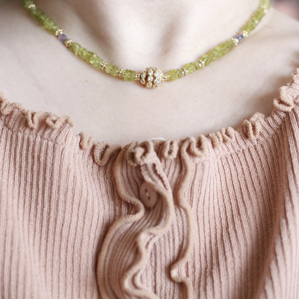 天然橄榄石坦桑石水晶彩宝8月诞生辰石女发财绿chocker锁骨颈项链