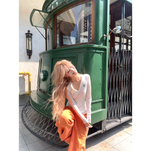 T恤女辣妹休闲显瘦防晒罩衫 纯欲露背慵懒V领长袖 上衣 美式 NECOYEP