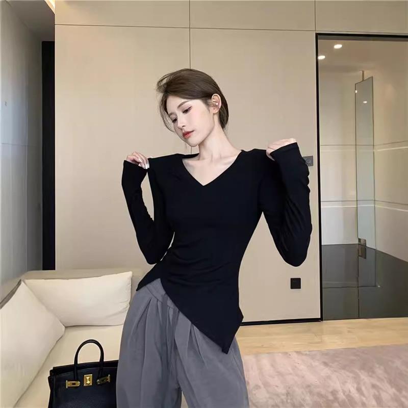 V领垫肩打底衫女秋季2025新款不规则开叉上衣黑色内搭修身长袖T恤