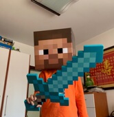 我 世界玩具游戏周边泡沫剑钻石剑镐头冲锋枪斧头史蒂夫纸箱头套