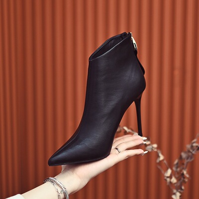 2023年秋冬新款超高细跟时装靴