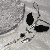 暗黑系哥特朋克恶魔翅膀棺材十字架原创手机链咕本挂件蝴蝶串珠