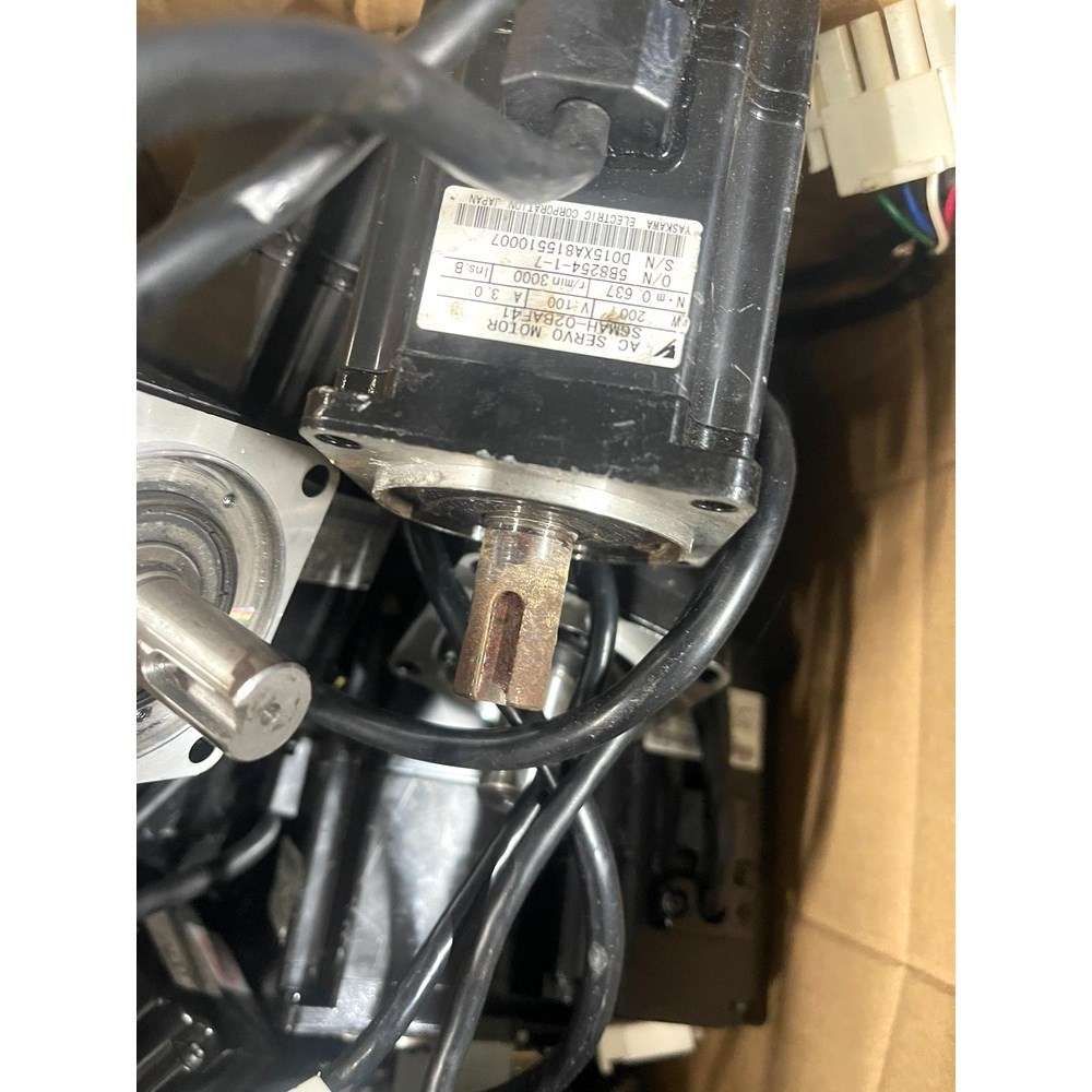 安川电机SGMAH-02BAF41V数量多台 议价