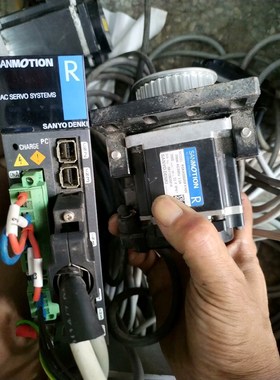 200W伺服套装驱动器RS2A01A0AL0WA0 2台 议价