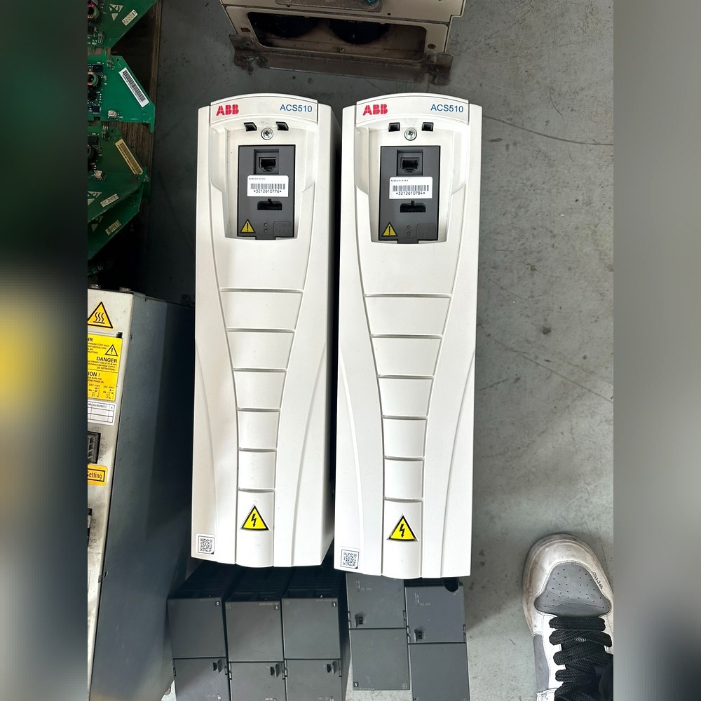 21年ABB变频器ACS510-01-017A-4 成色漂亮 议价