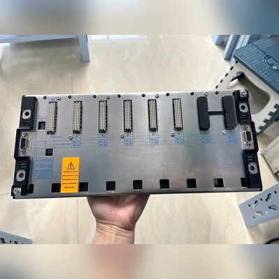 TSXRKY8EX施耐德PLC底板8槽成色如图 议价