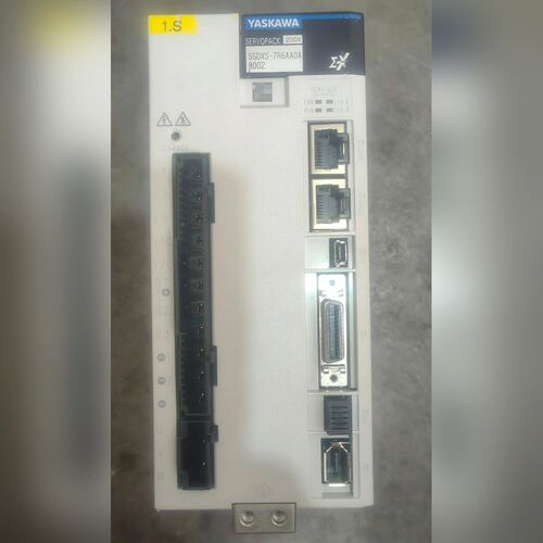 安川变频器SGDXS-7R6AA0A8002成色嘎嘎新不包 议价