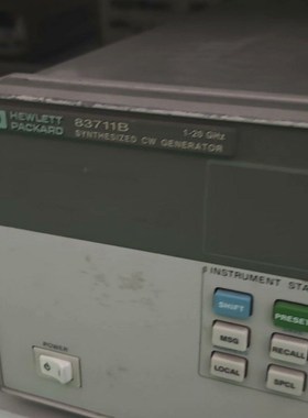 出这款惠普信号产生器采用灰色外观设计为83711B 议价