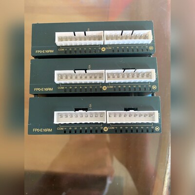 原装PLC模块 FPO-E16RM 成色如图 议价