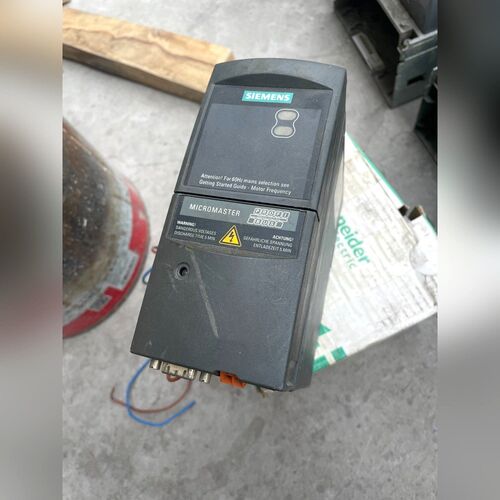 变频器6SE6420-2UD21-5AA11. 议价