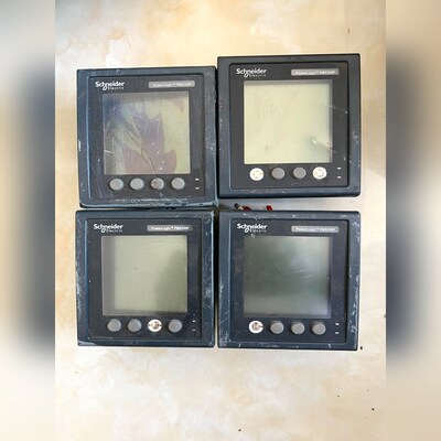 施耐德 PM5350P 四个的一个屏坏一个屏幕偏了 议价