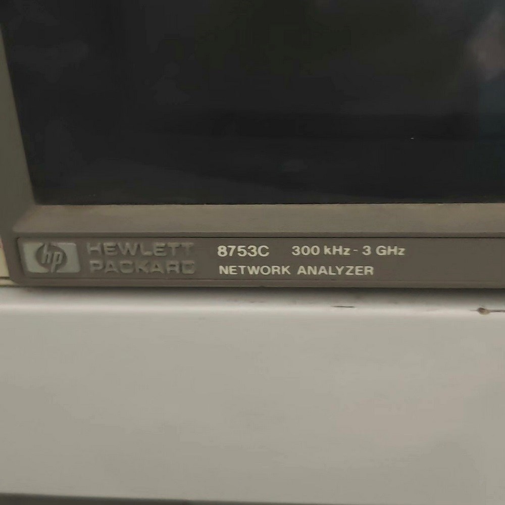 出这款HP 8753C网络分析仪拥有时尚的灰色外观和精准的测 议价