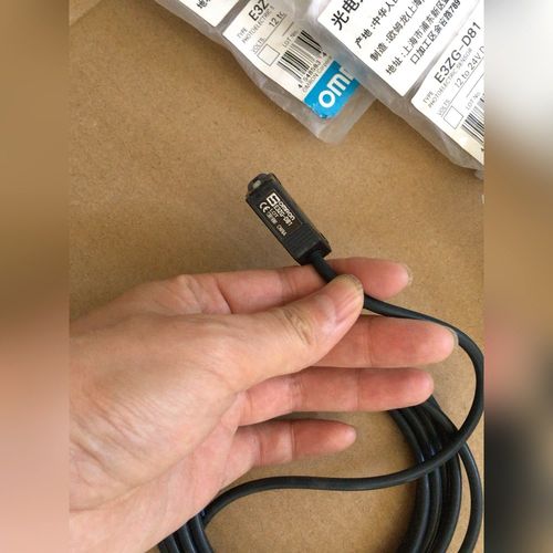 光电开关E3ZG-D81 4个其中一个无 议价