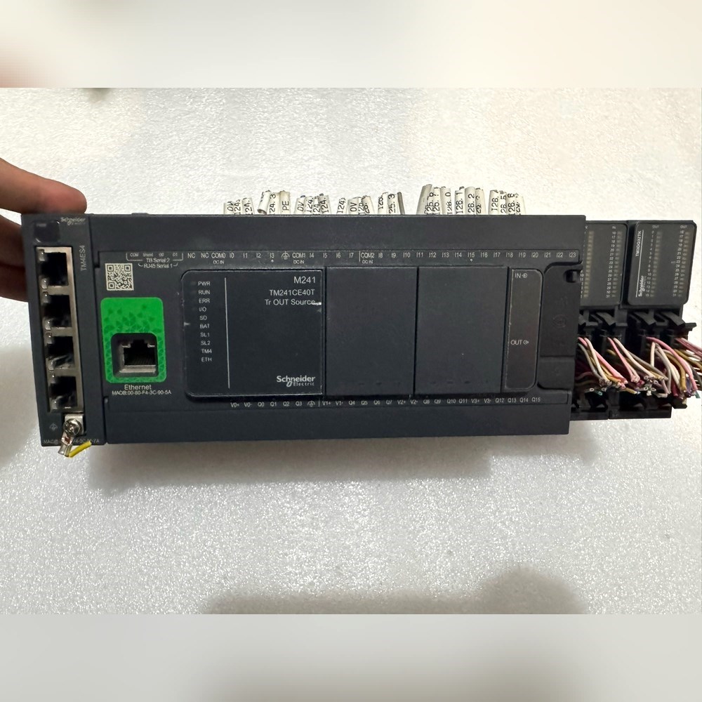 施耐德plcTM241CE40T模块TM3DQ32TK 议价