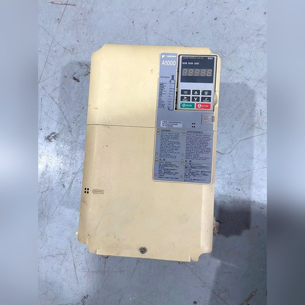 安川A1000变频器CIMR-AB4A0044FAA 18. 议价 - 实物图