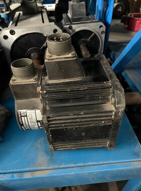 伺服电机1KWMDMA102A1G成色如图 议价