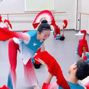 花儿对我笑舞蹈服山西小花戏秧歌服儿童扇子舞演出服古典舞表演服