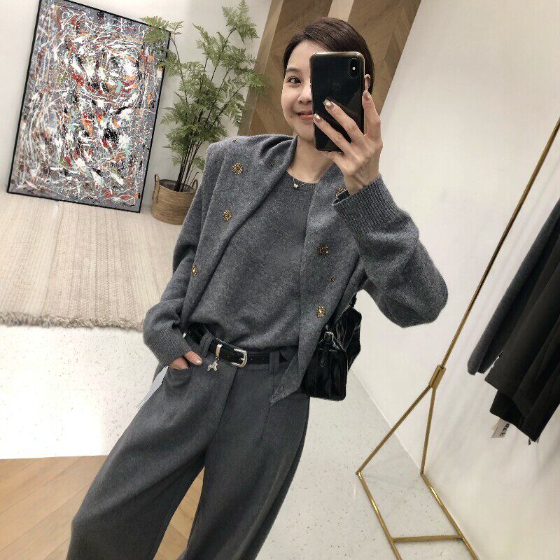 秋冬羊毛手缝珠花显瘦两件套