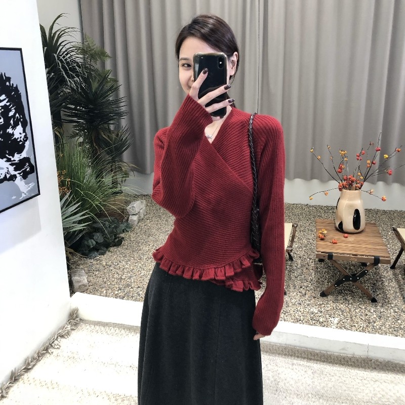 2025年优雅精致交叉V领木耳边收腰羊毛针织衫女宽松上衣肌理毛衣,女装/女士精品,毛针织衫,淘宝优惠券,粉丝福利购,淘宝优惠卷