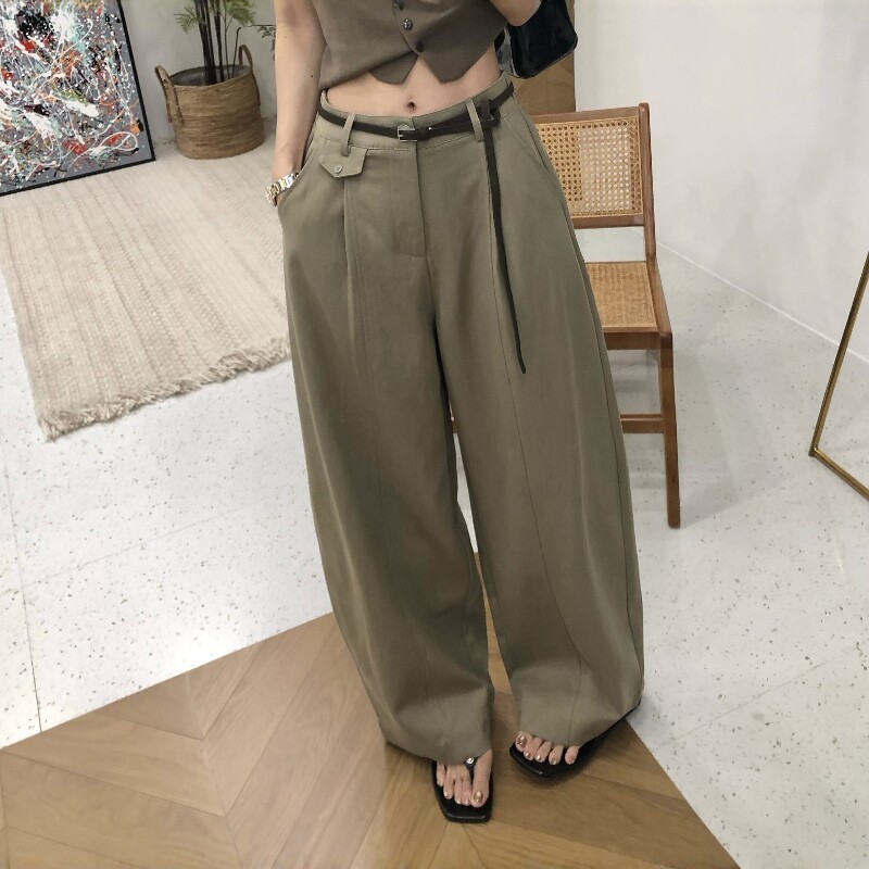 2026卡其绿松弛感阔腿休闲裤女梨形垂感高腰宽松西装长裤(配腰带