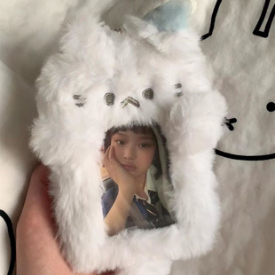 可爱小红书毛绒小狗卡套追星公交寸小卡照片饭卡收纳保护套挂件