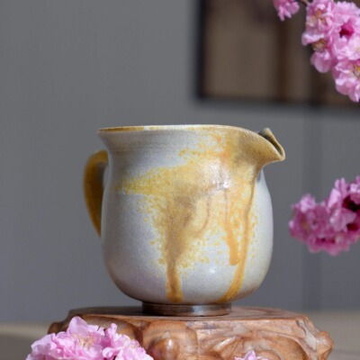 通红无釉自然落灰黄色油润公道杯