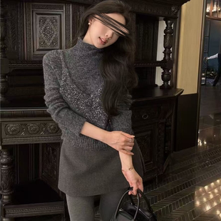 灰色重工亮闪闪假两件针织衫女秋冬季高级感内搭打底毛衣长袖上衣