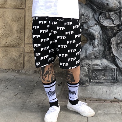 【现货】FTPFUCKTHEPOPULATION allover满印logo薄纯棉短裤黑白