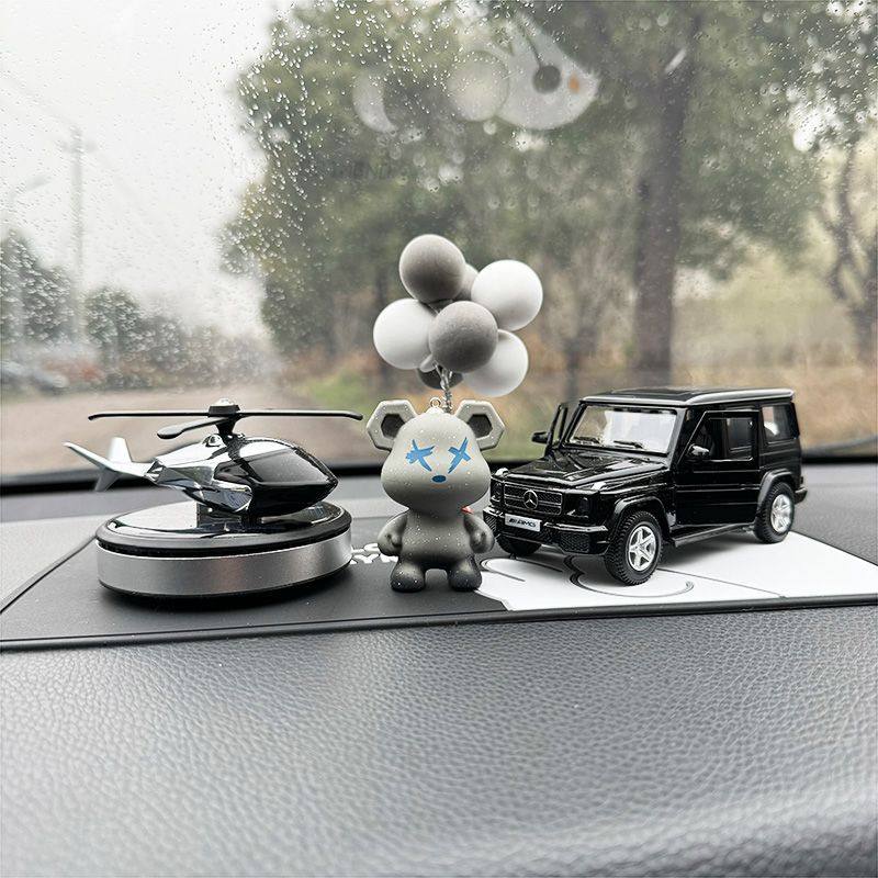 太阳能转动飞机车载香水汽车香薰车内除异味持久香氛淡香摆件装饰