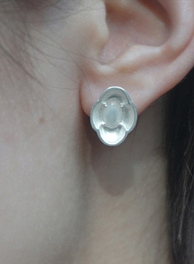 一寸十里 花园系列 海棠耳钉和田玉小白蝶贝高级气质 63 OAK AVE