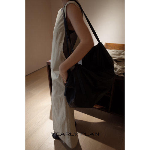 设计师品牌YEARLYPLAN24春季新款女装双层叠穿后背深V设计连衣裙