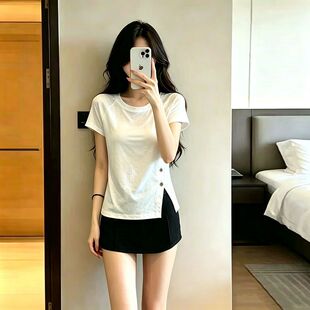 夏季新款白色圆领短袖T恤女生个性独特开叉纽扣设计宽松通勤上衣